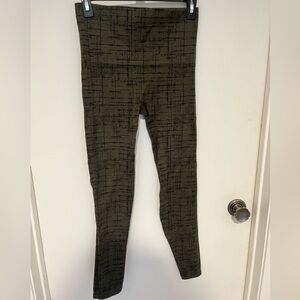 Spanx leggings. Great quality. Size Large